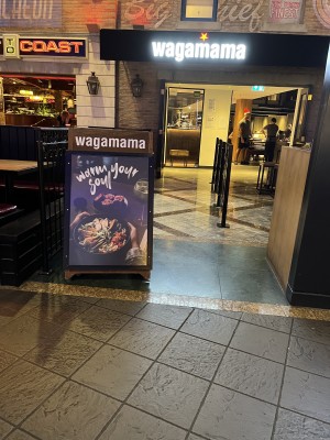 Entrance to restaurant, step free.
