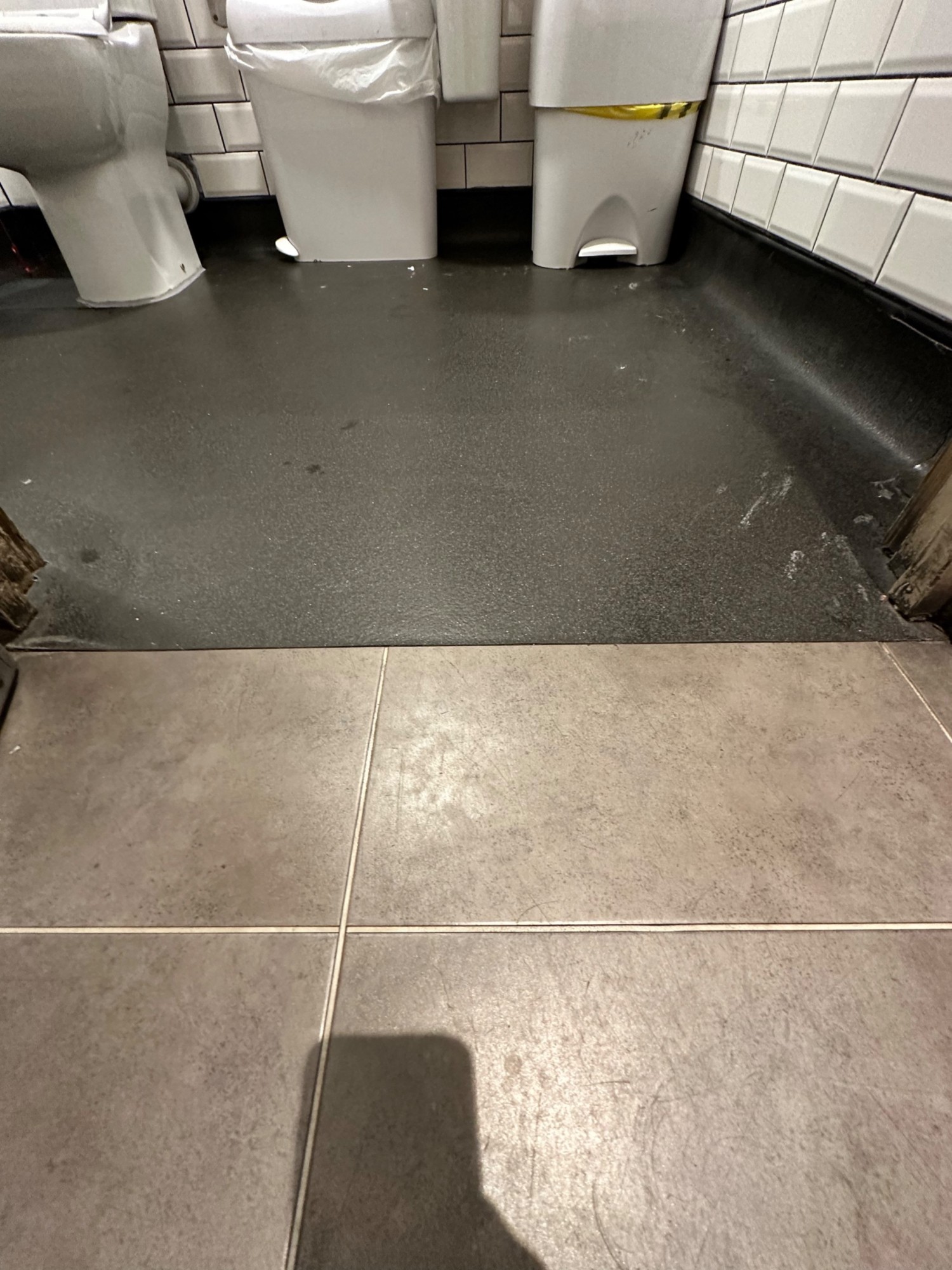 Small bump at foot of door.