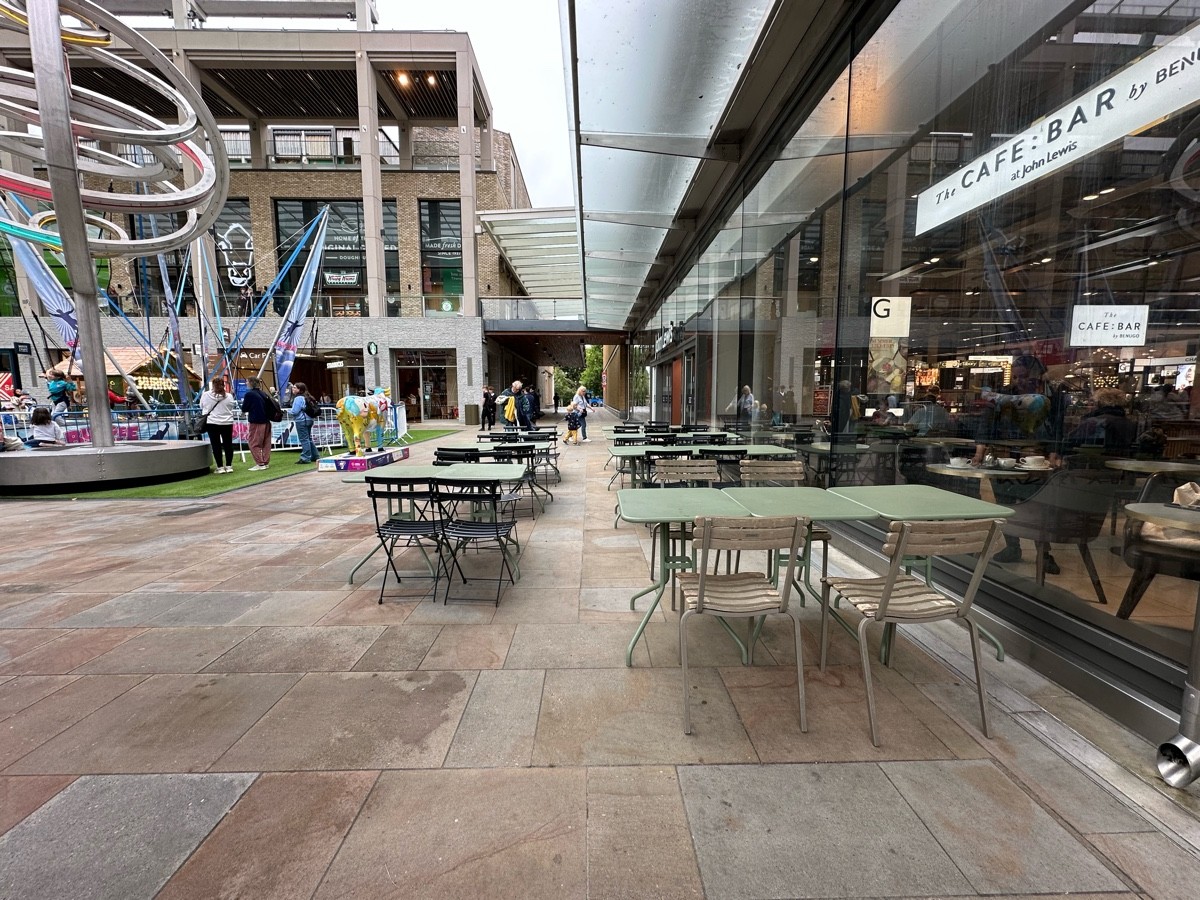 Outdoor – Front or street space