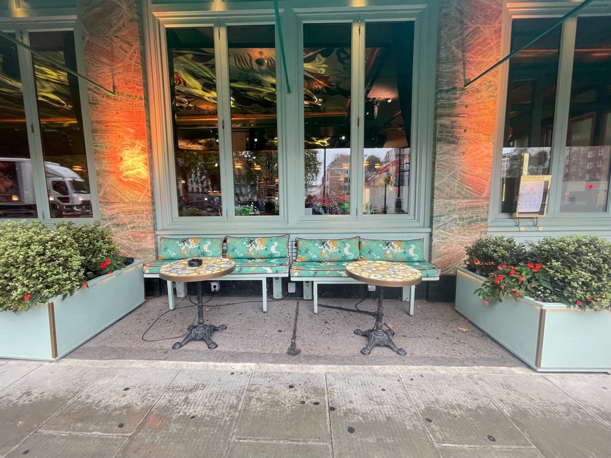 Outdoor – Front or street space