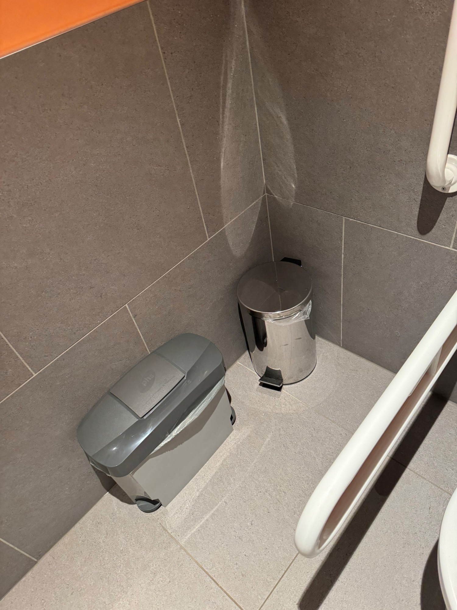 Foot pedal bins