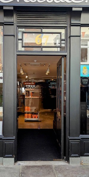 Front entrance.
Level access.