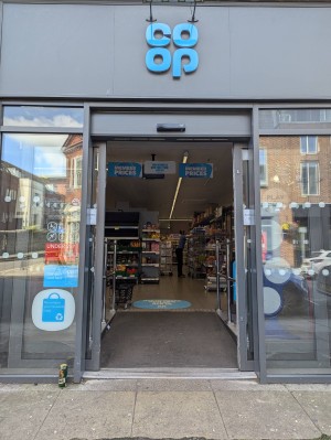 Front entrance.
Automatic doors.
Level access.