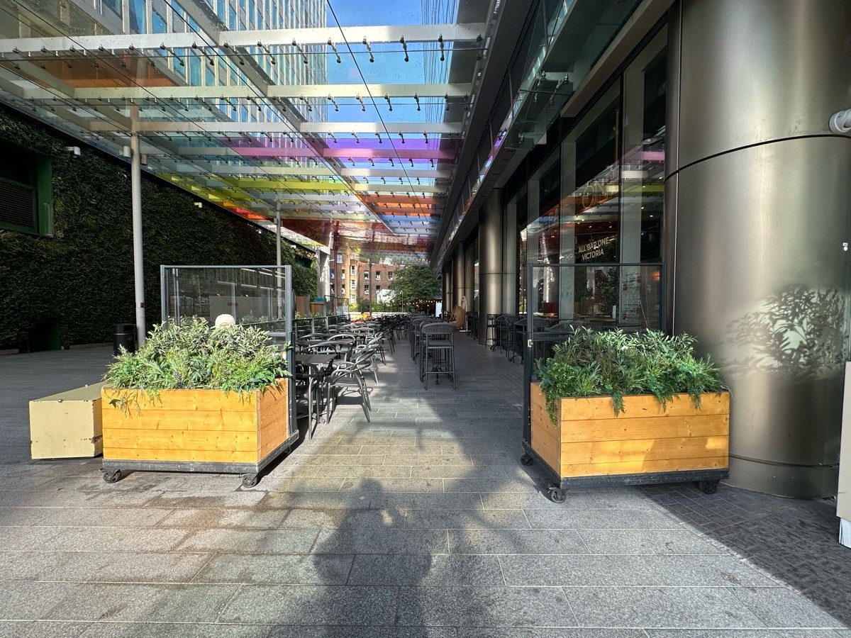 Outdoor – Front or street space