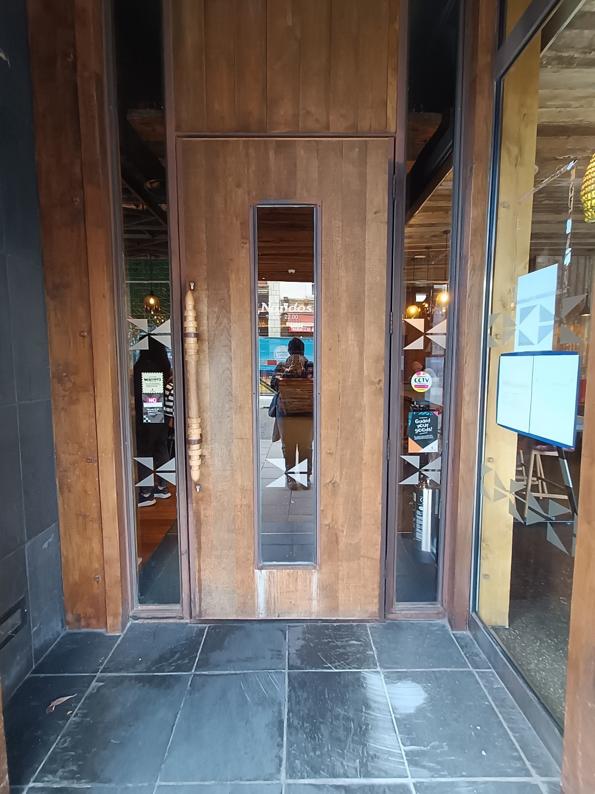 Nando's Victoria - Wilton Road