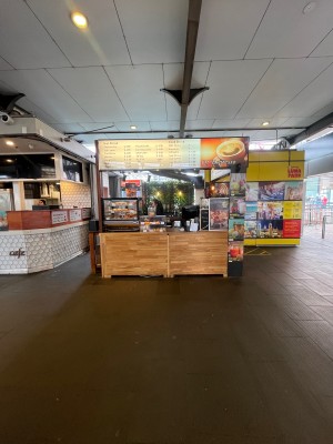 No entrance leading to kiosk service counter.