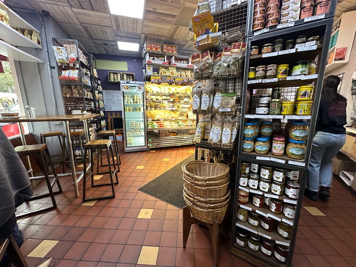 Indoor – Front space