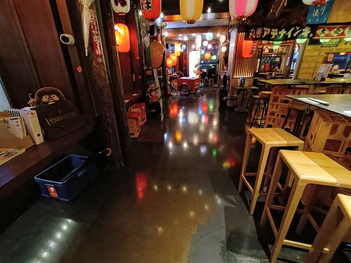 Indoor – Front space
