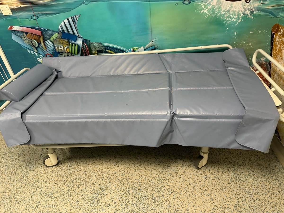 Adult size change bed