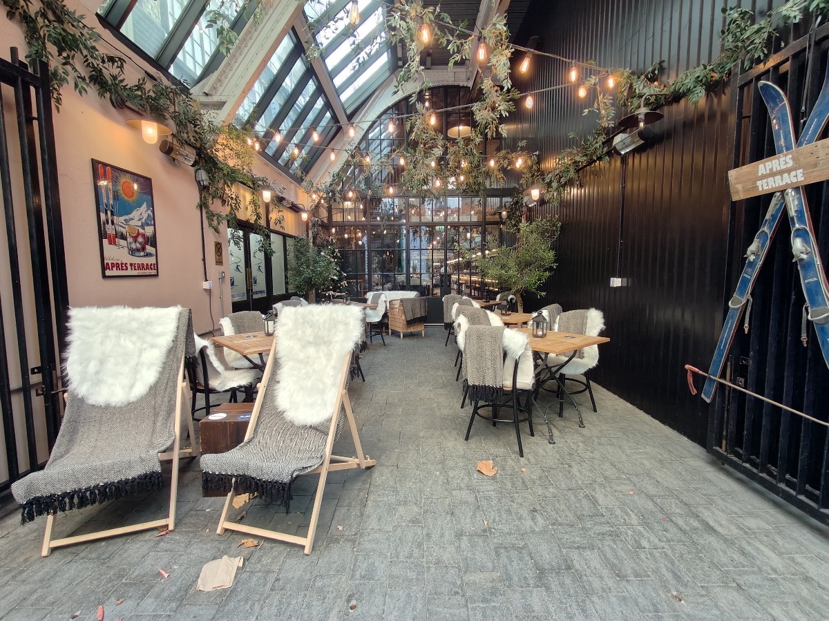Outdoor – Front or street space