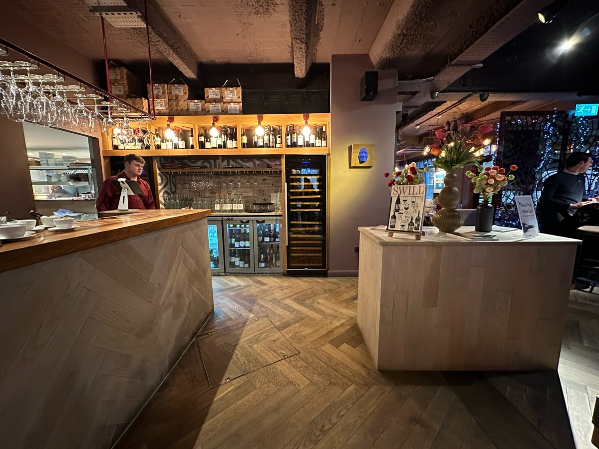 Indoor - Back space