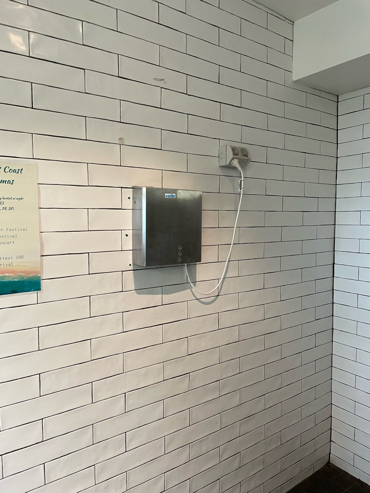 Hand dryer