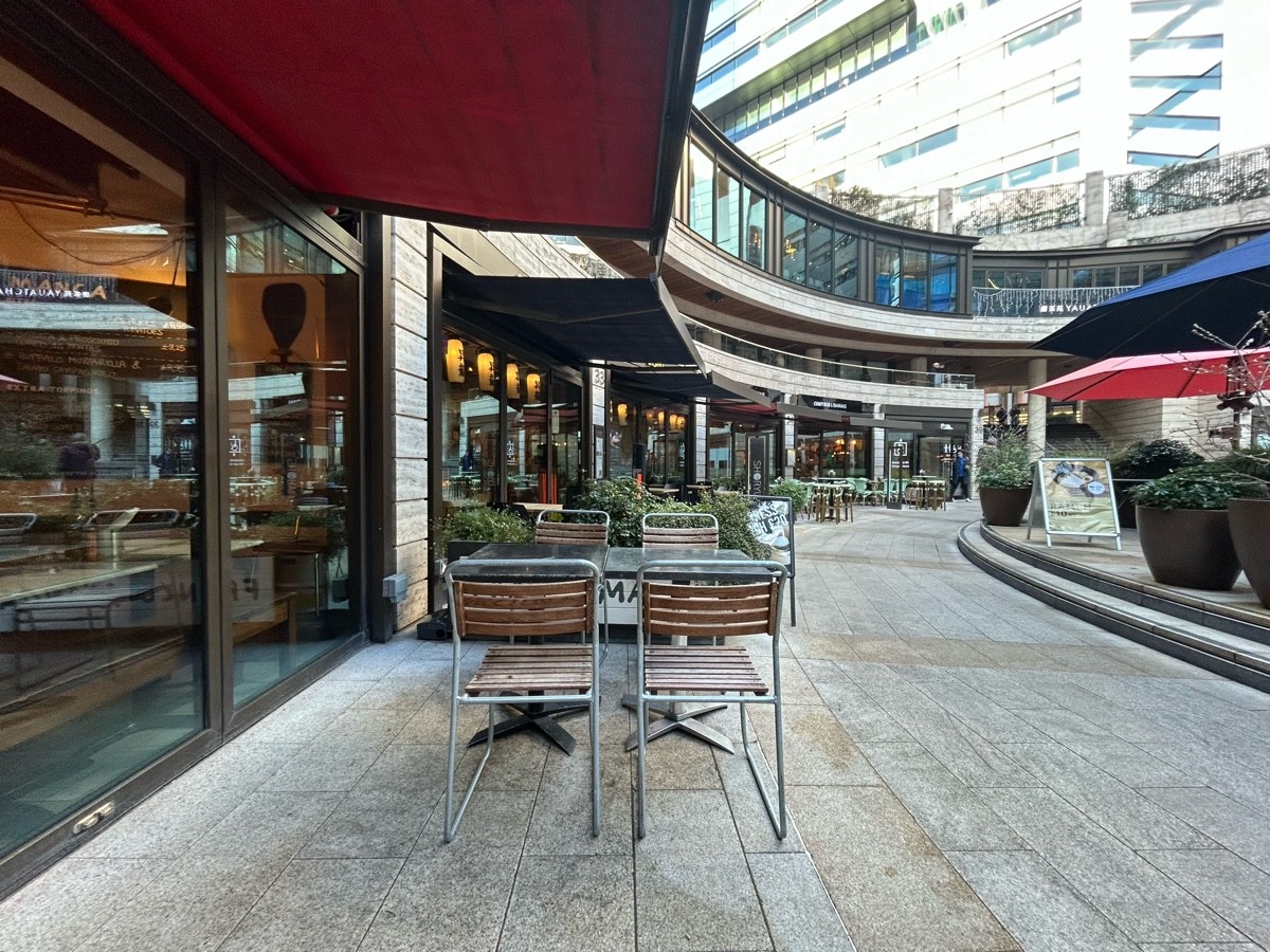 Outdoor – Front or street space