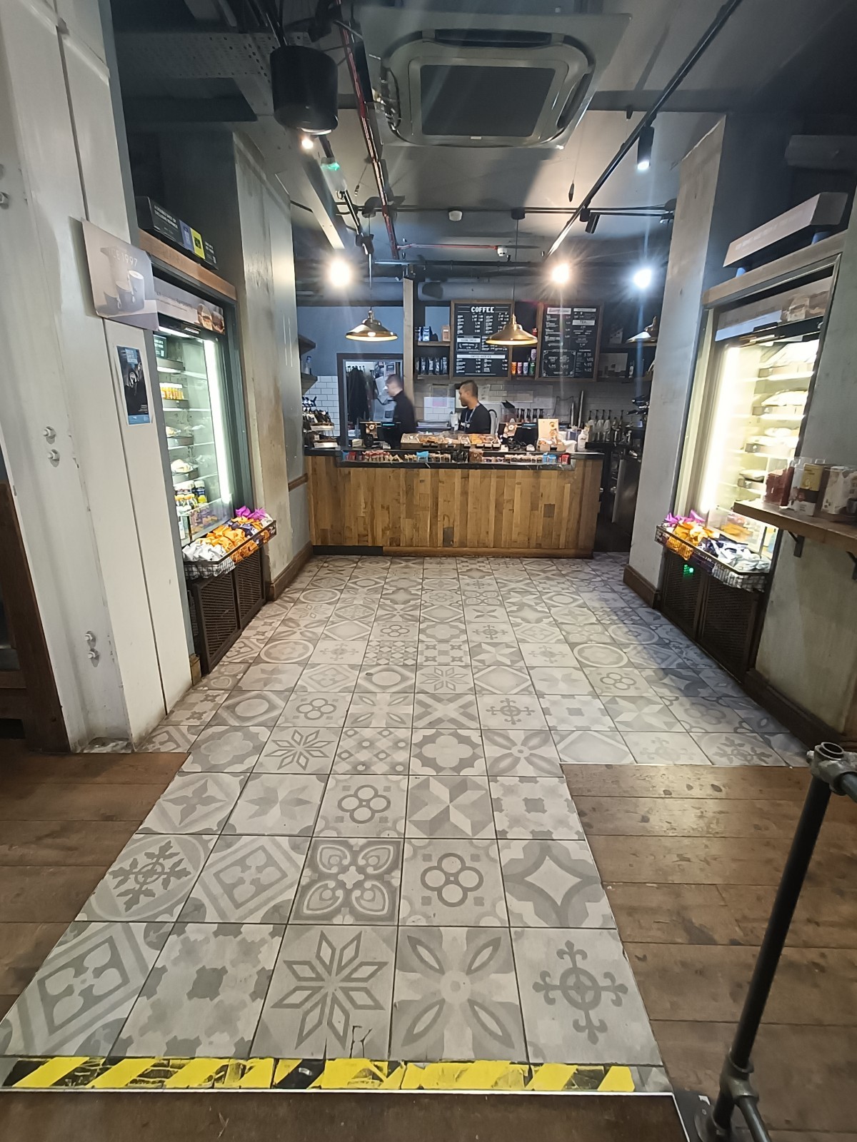 Indoor – Front space