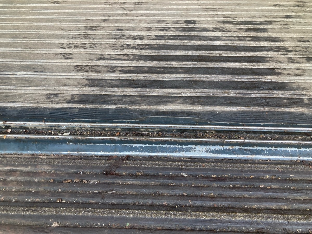 Small bump at foot of door.