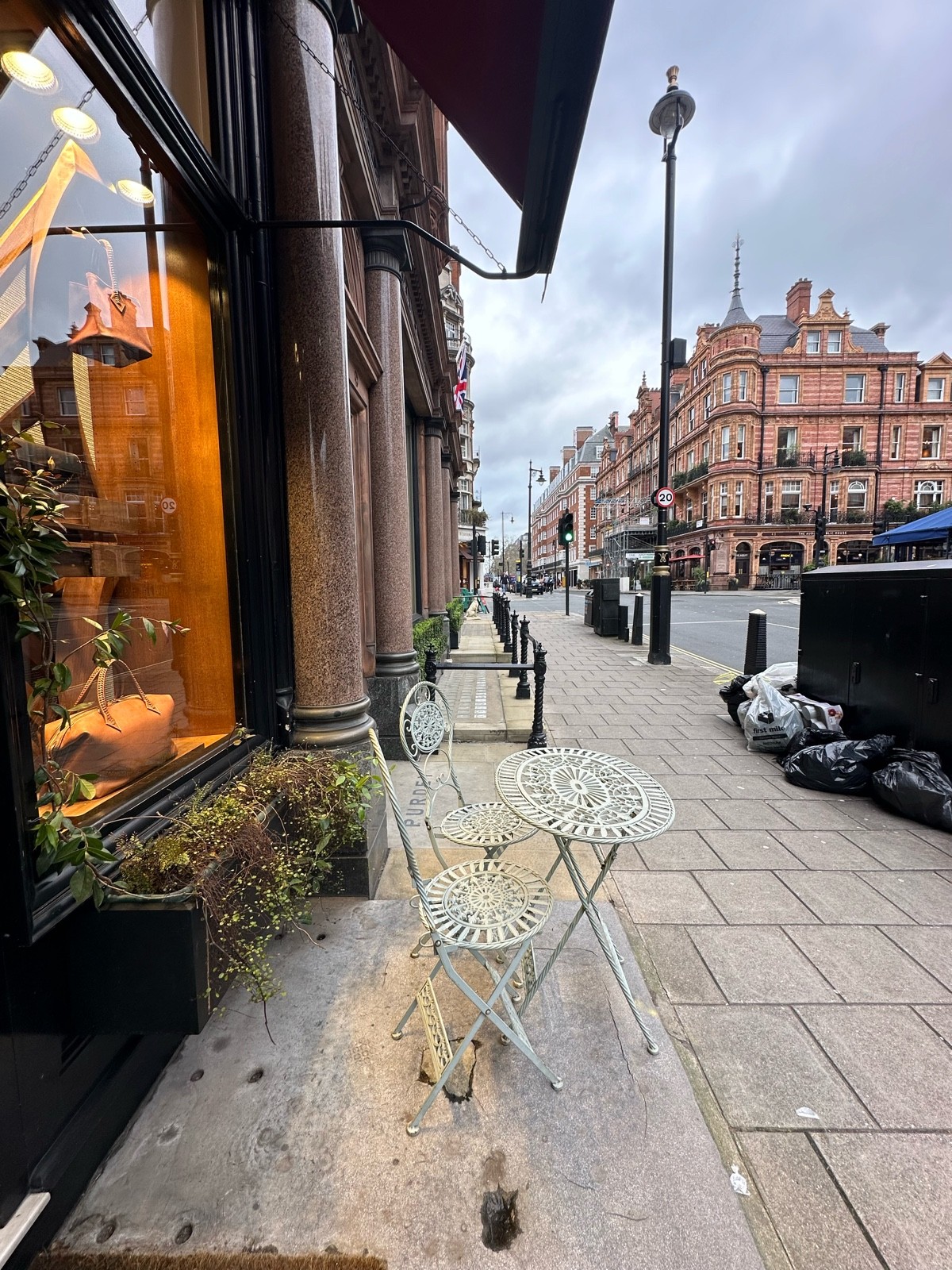 Outdoor – Front or street space