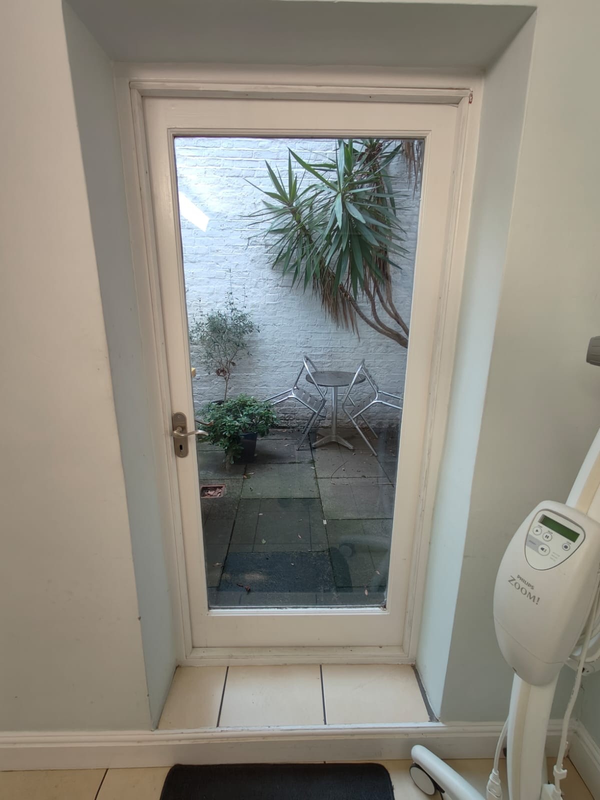 Outdoor – Back or side space
