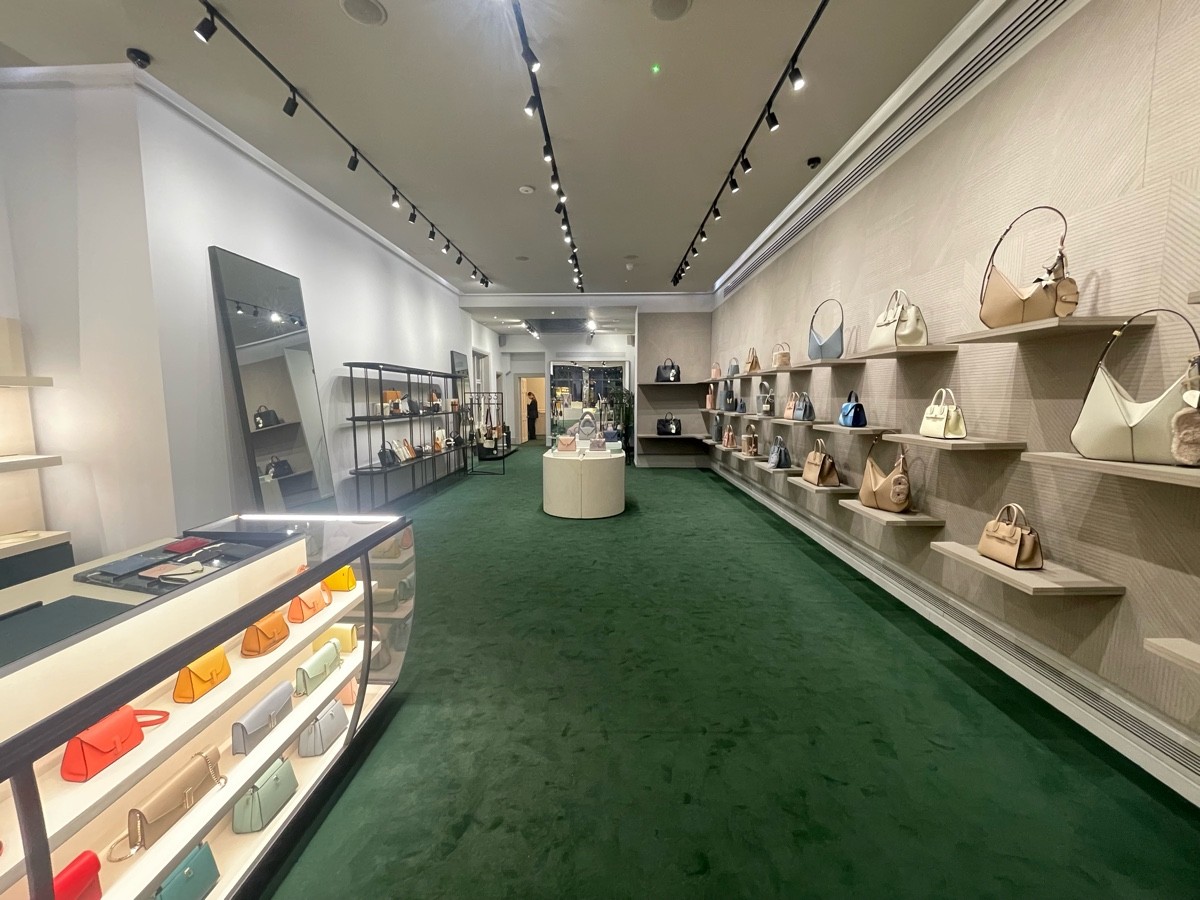 Indoor – Front space