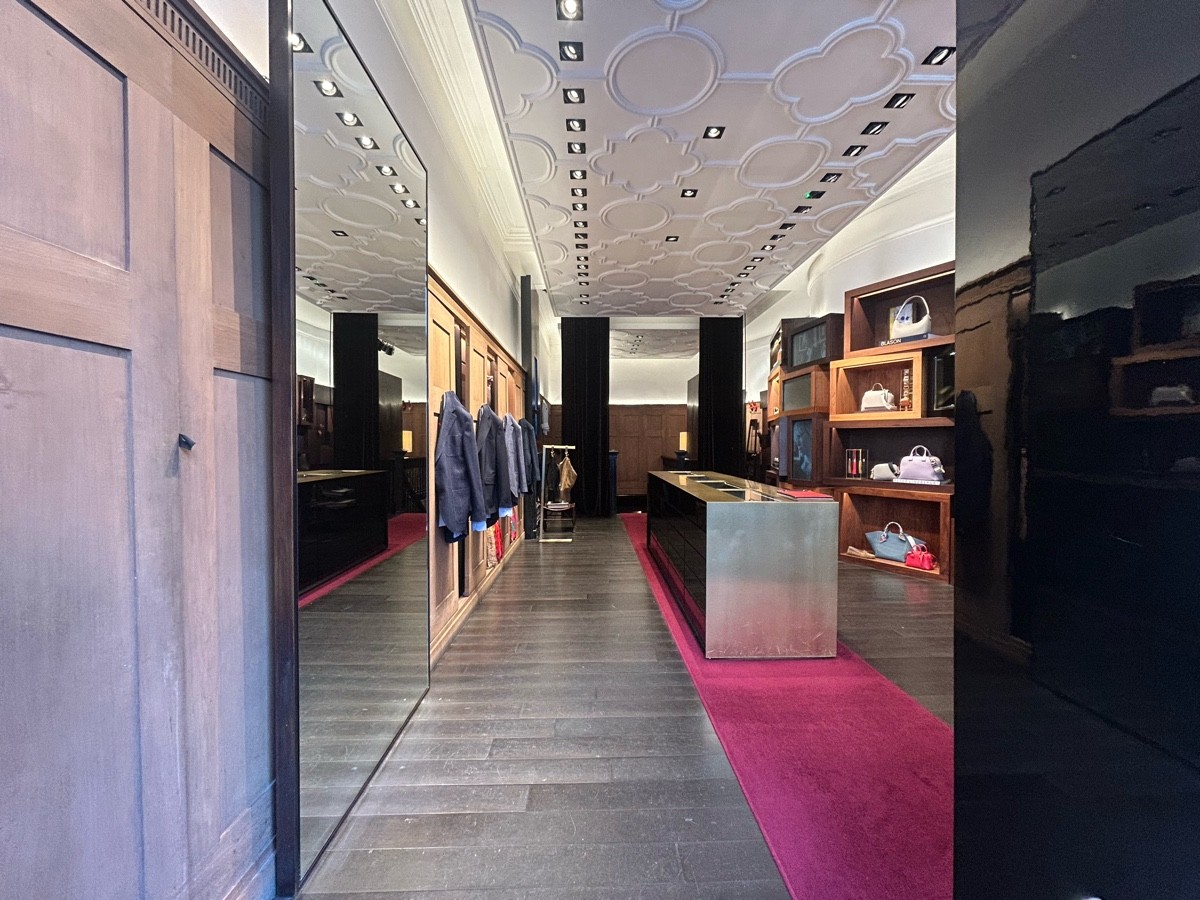Indoor – Front space