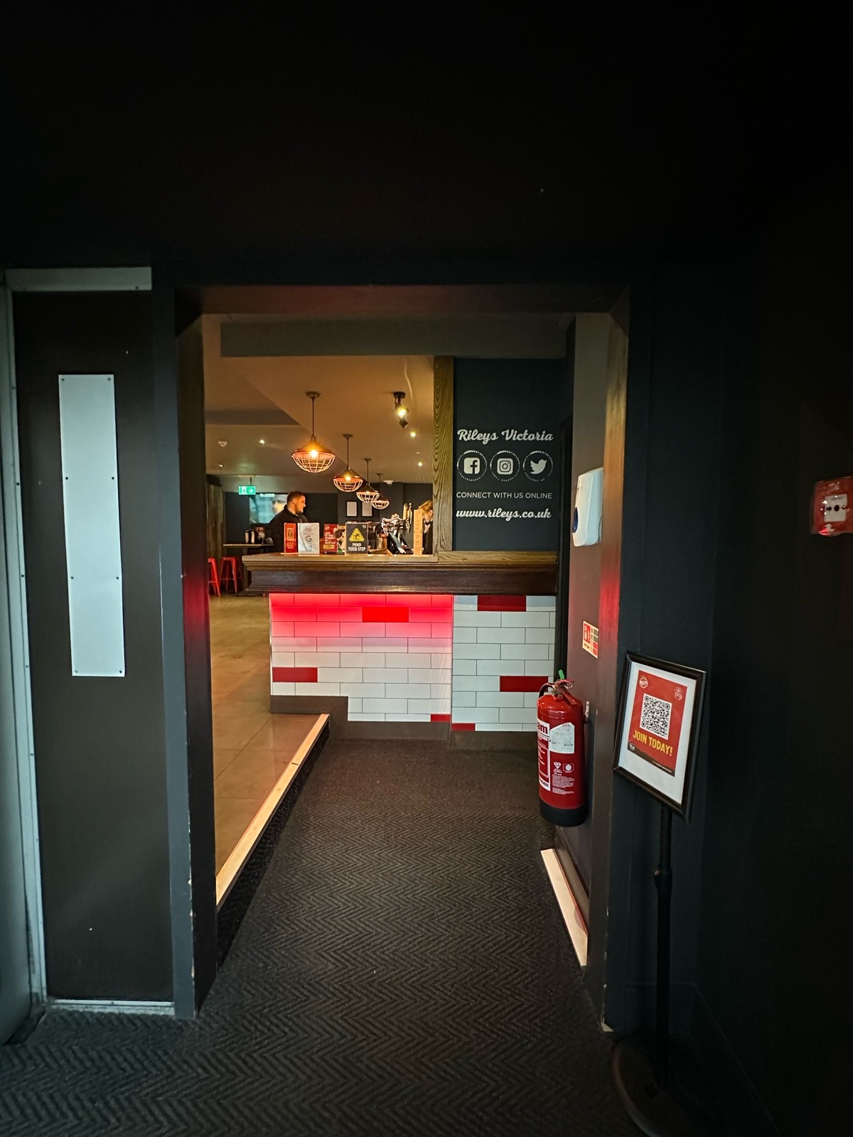From first door facing left. Open archway ahead.