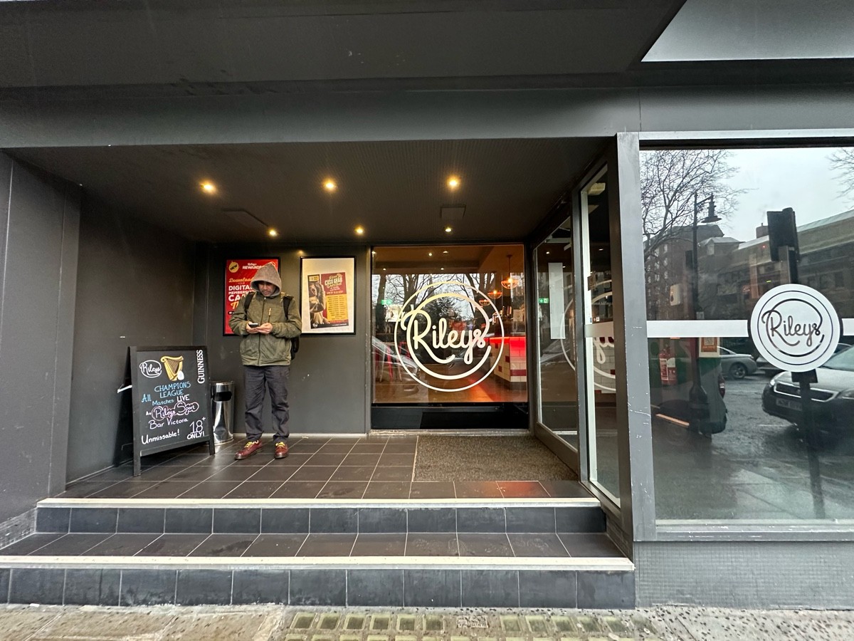 Rileys Sports Bar Victoria