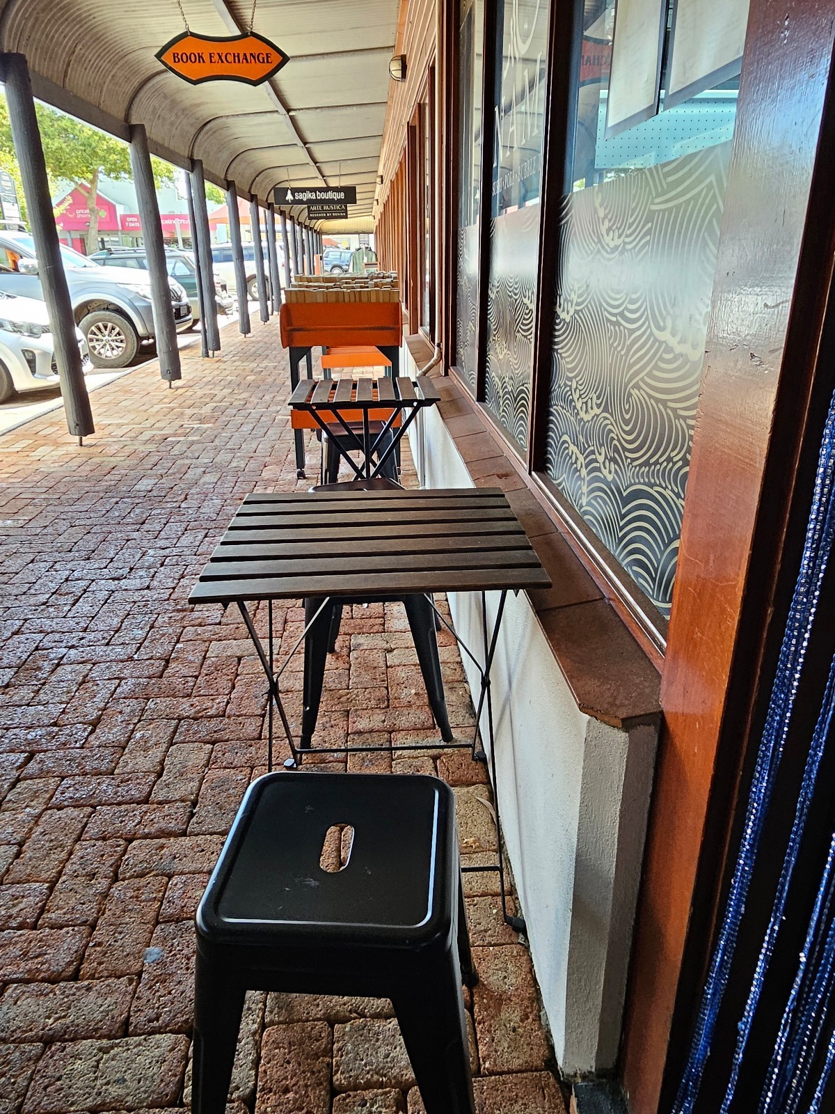 Outdoor – Front or street space