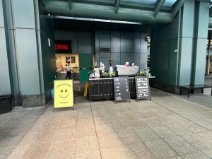 Open archway to kiosk counter.