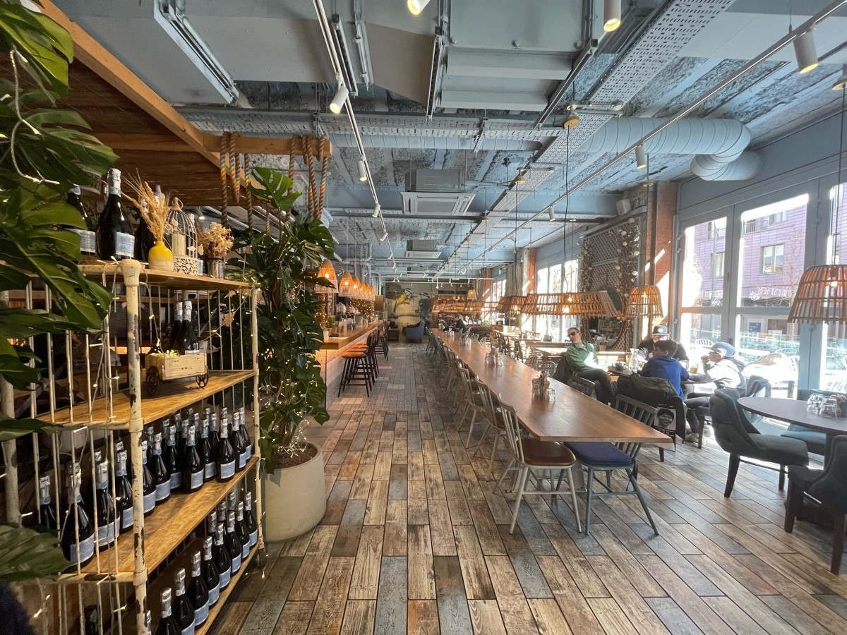 Indoor - Side space