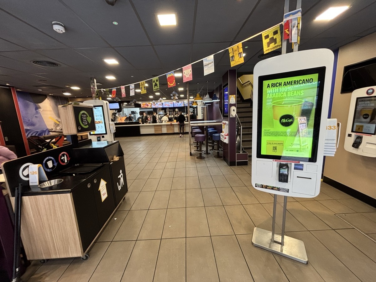 Indoor – Front space