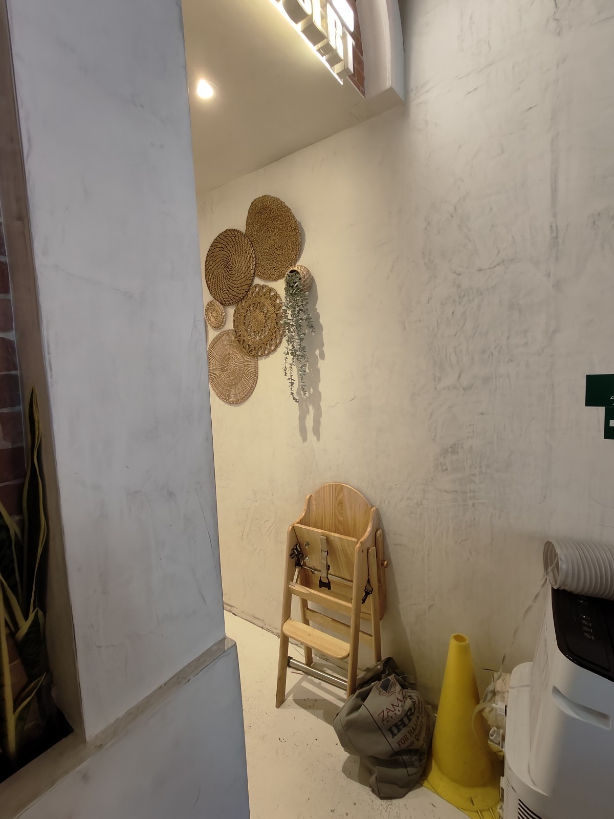 Wheelchair-accessible bathroom