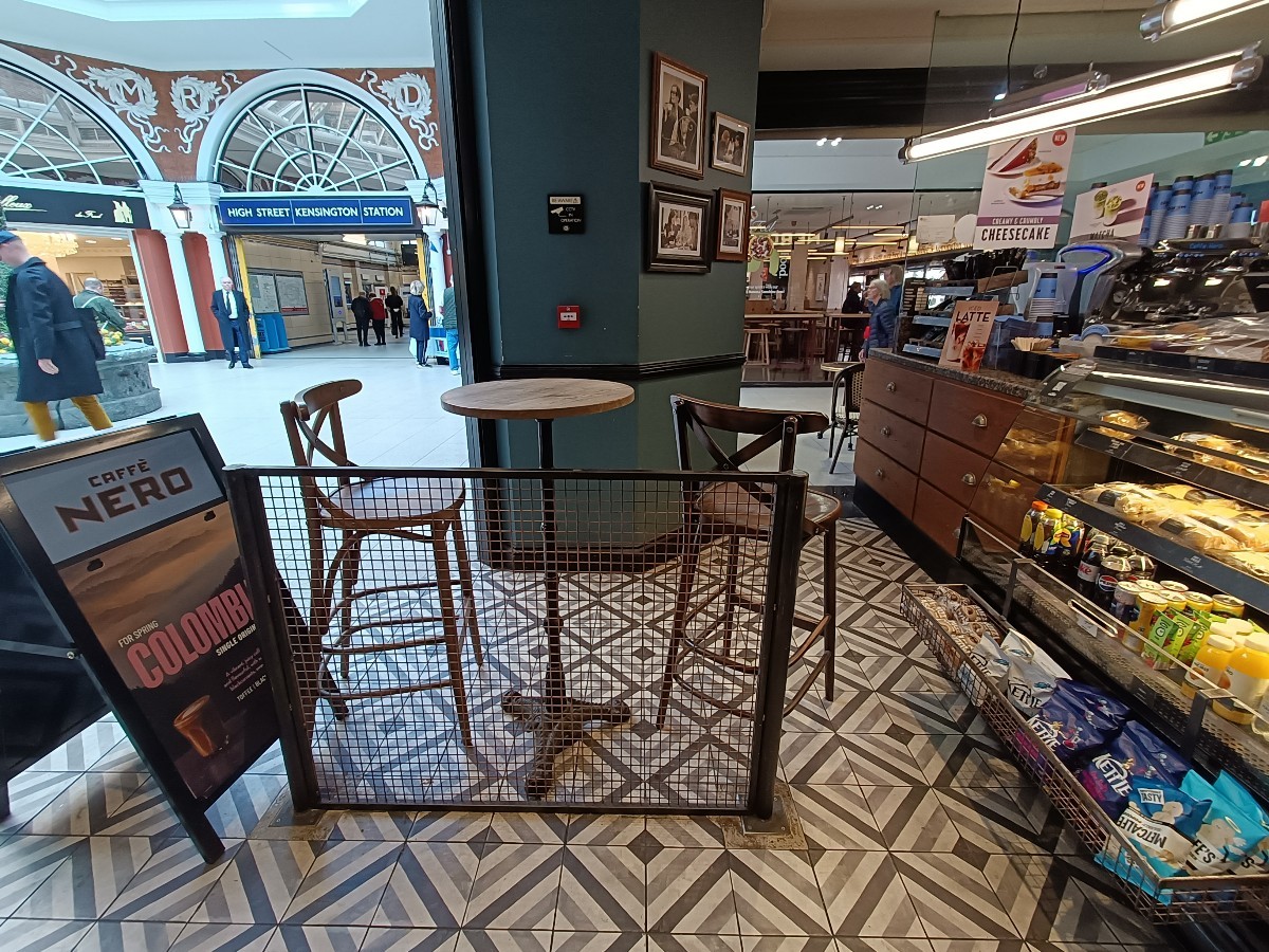 Indoor – Front space