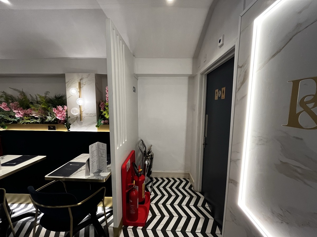 Wheelchair-accessible bathroom