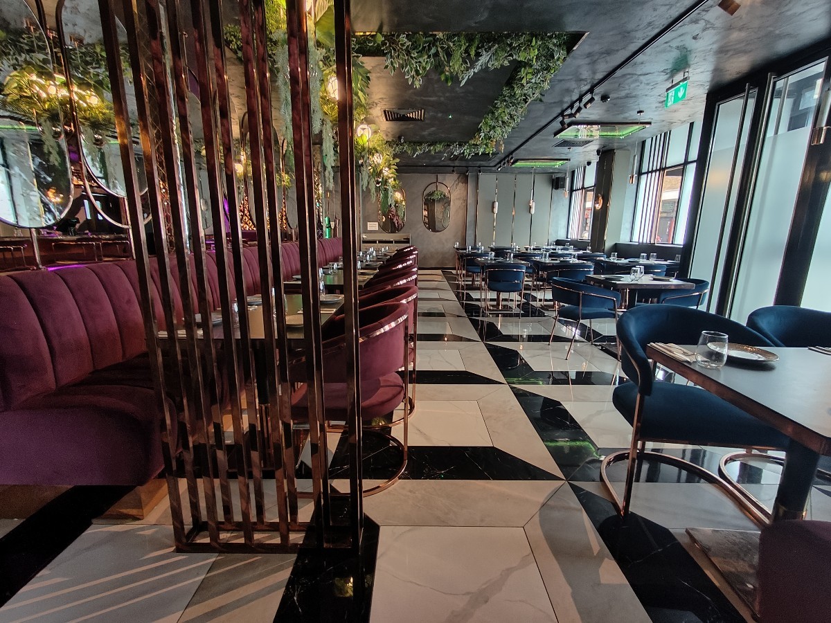Indoor – Front space