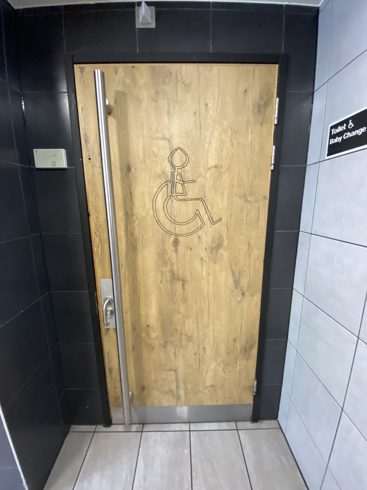Wheelchair-accessible bathroom