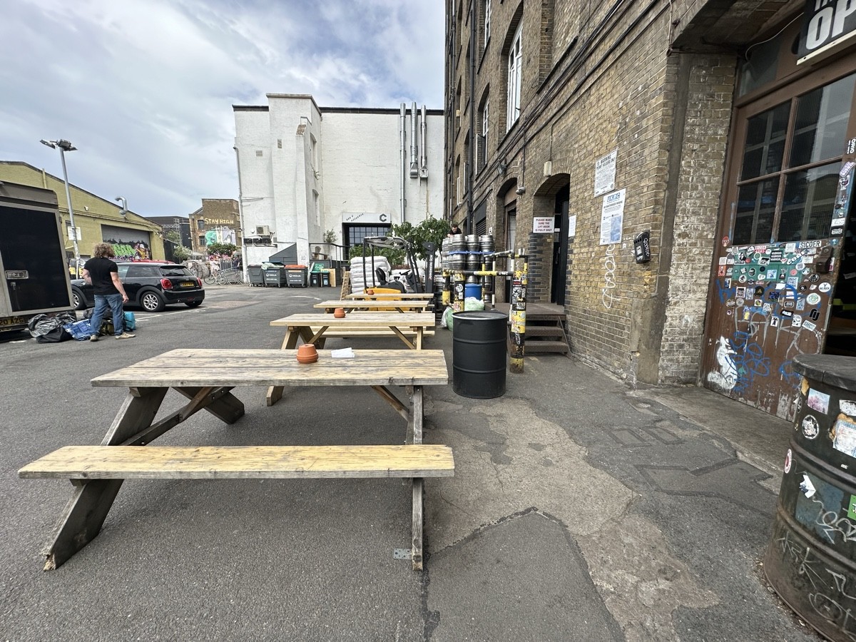 Outdoor – Front or street space