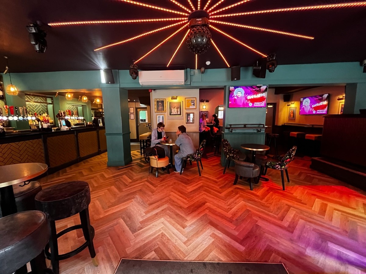 Indoor – Front space