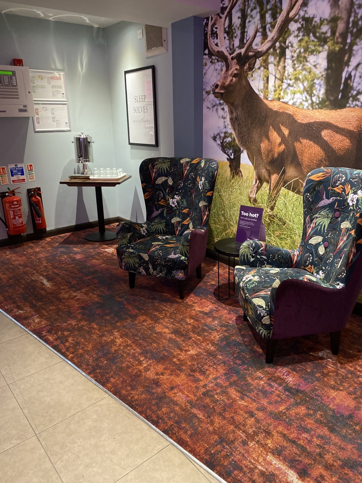 Sitting/ waiting area