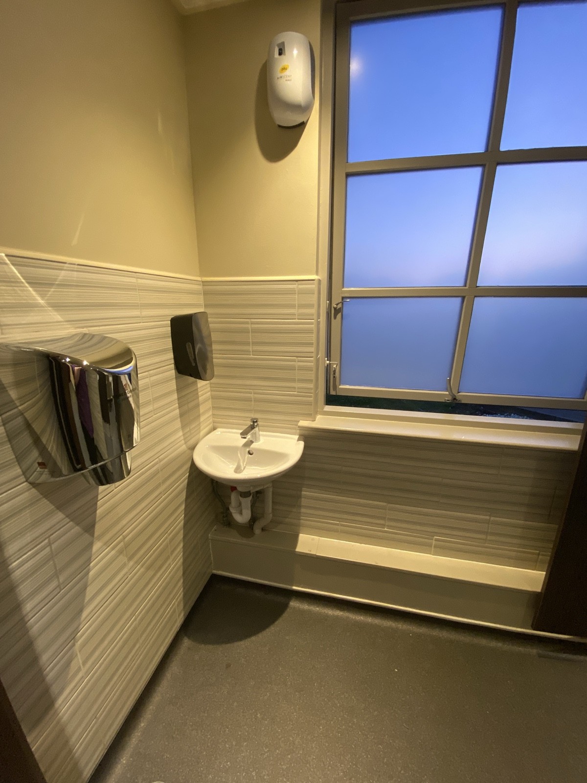 Male toilet