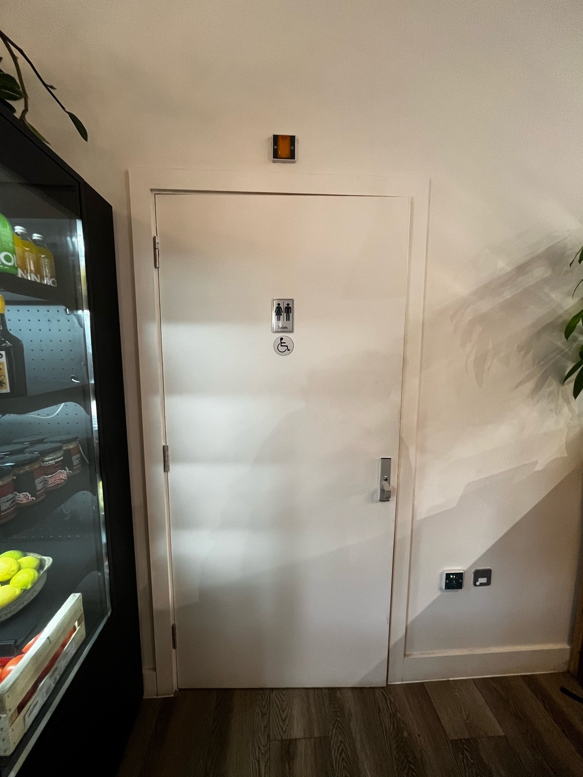 Wheelchair-accessible bathroom