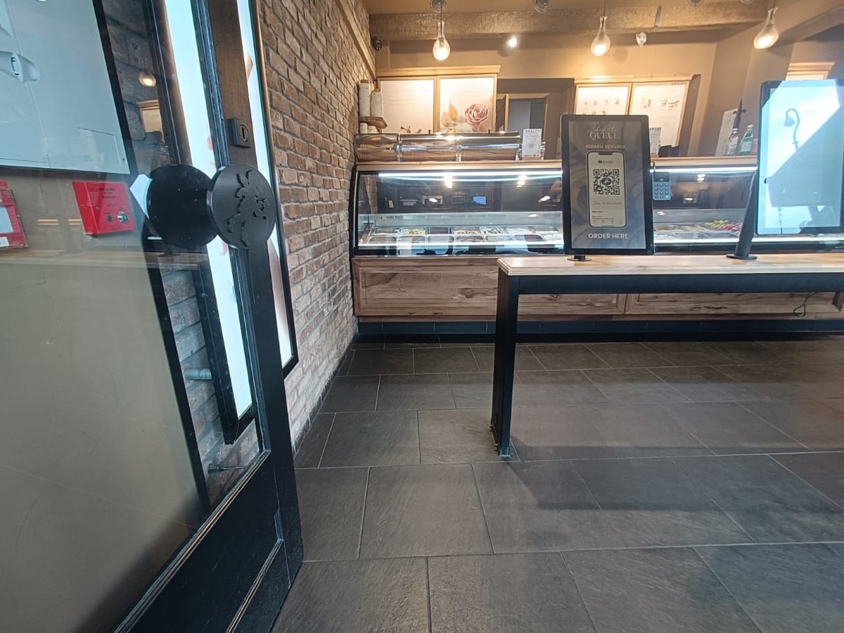 Indoor – Front space