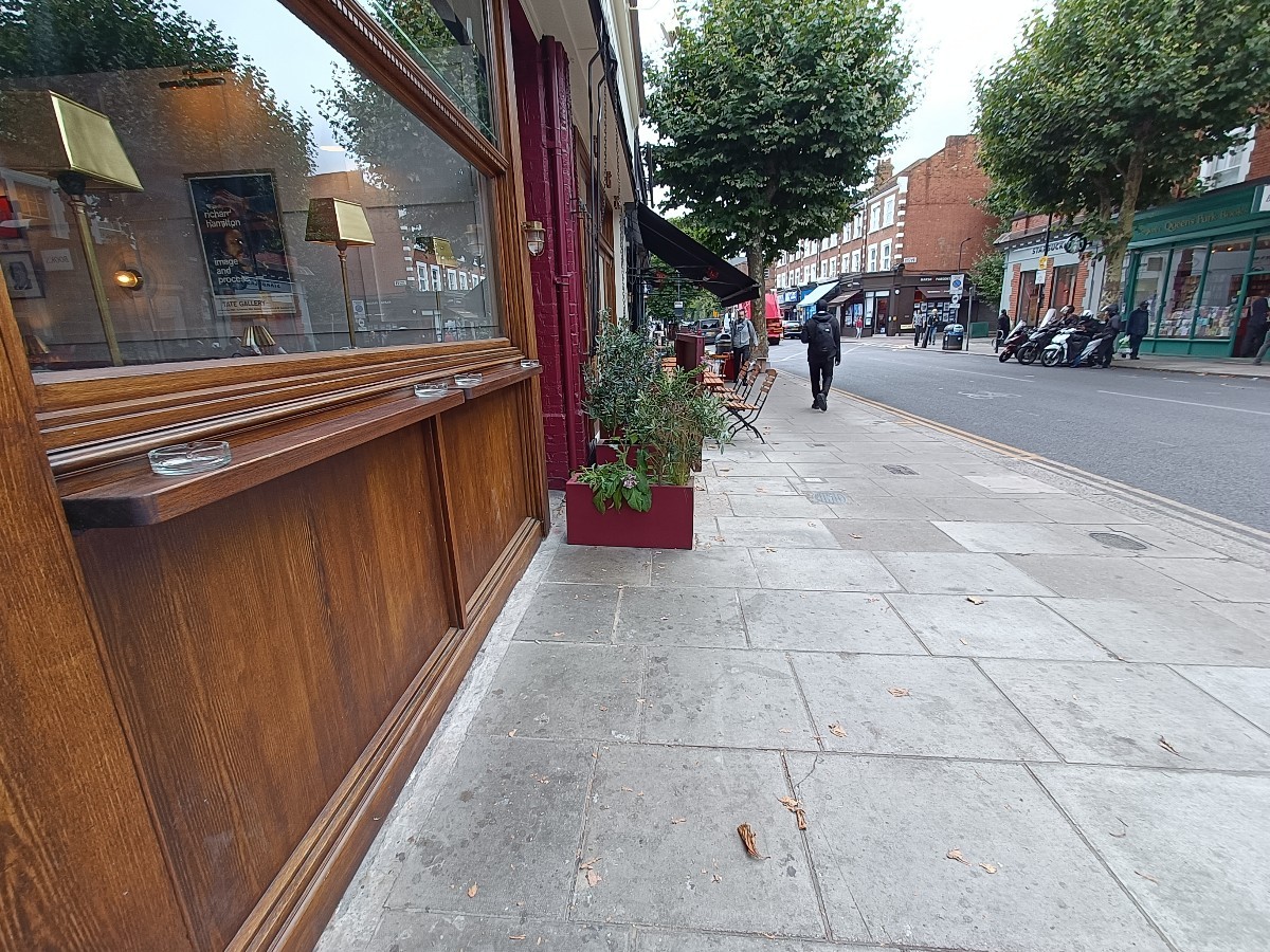 Outdoor – Front or street space