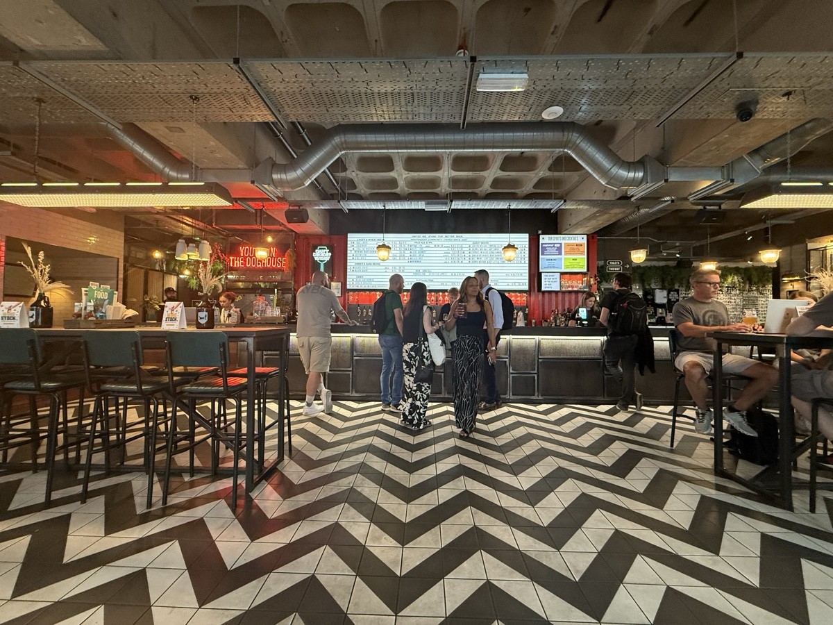 Indoor – Front space