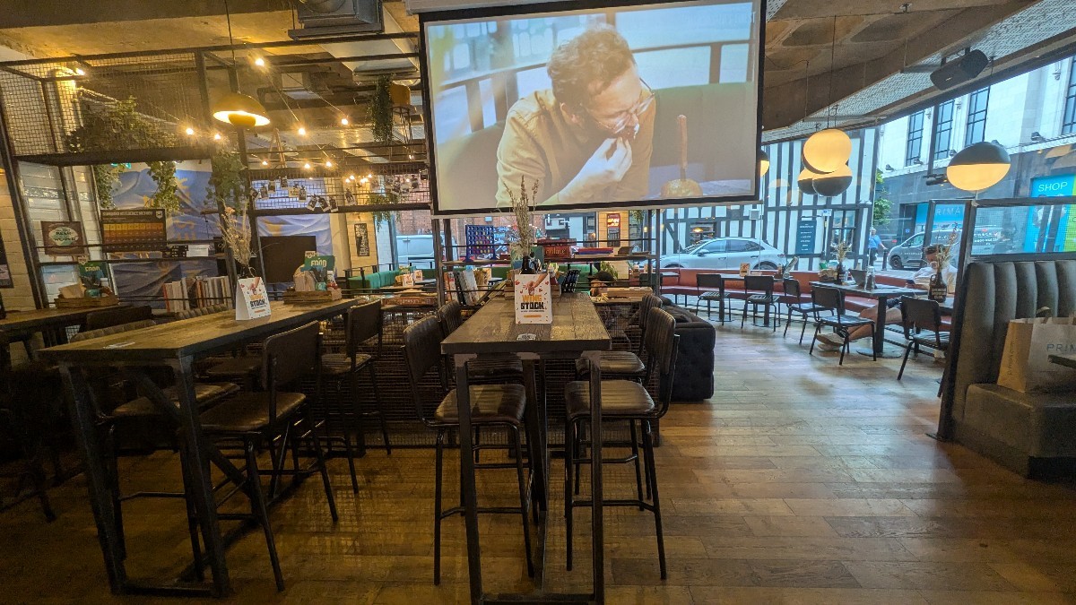 Indoor - Side space