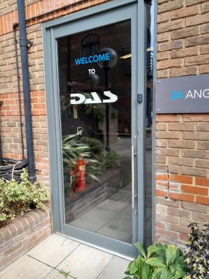 Manual wide door, with doorbell at standing height