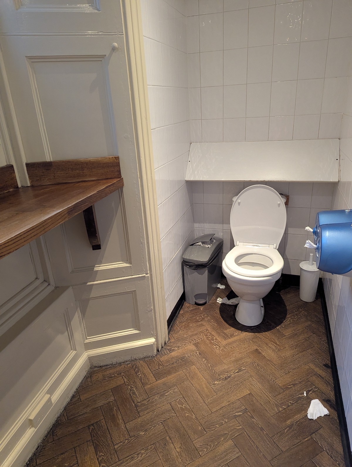 Inside the ladies toilets. It doesn't have a disabled sign or any rails etc., but is a good spacious toilet with baby change facilities