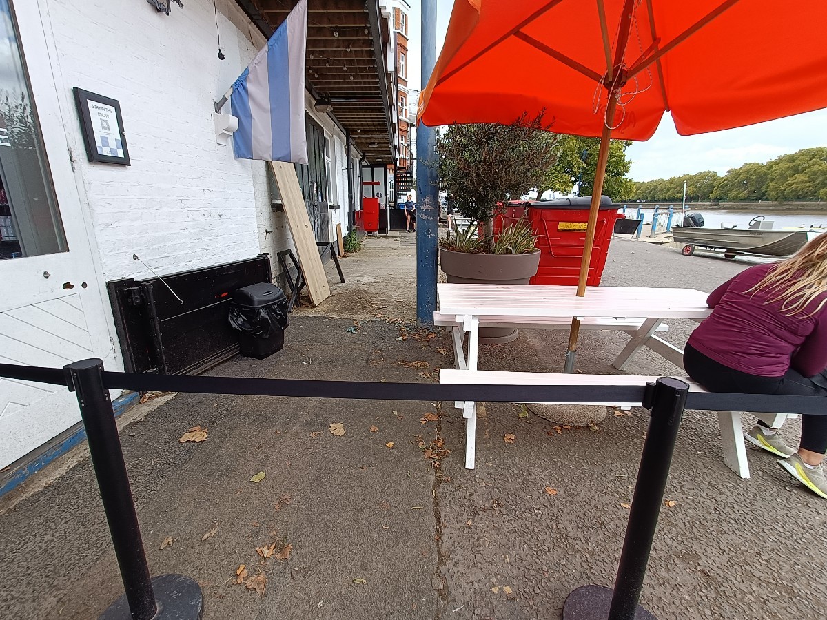 Outdoor – Front or street space