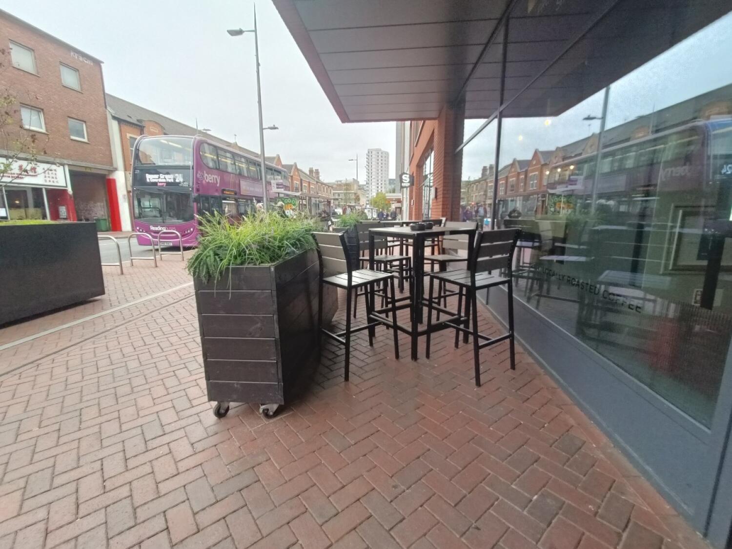 Outdoor – Front or street space