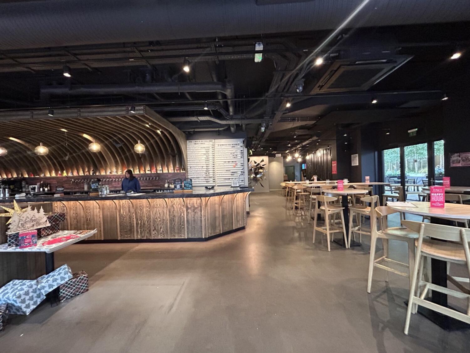 Indoor – Front space