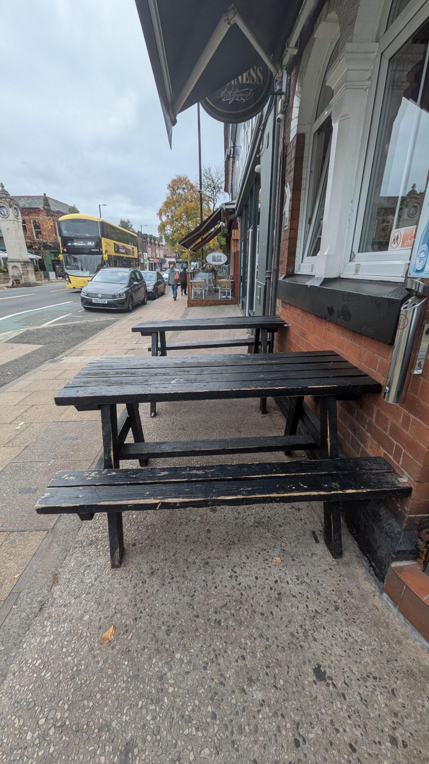 Outdoor – Front or street space