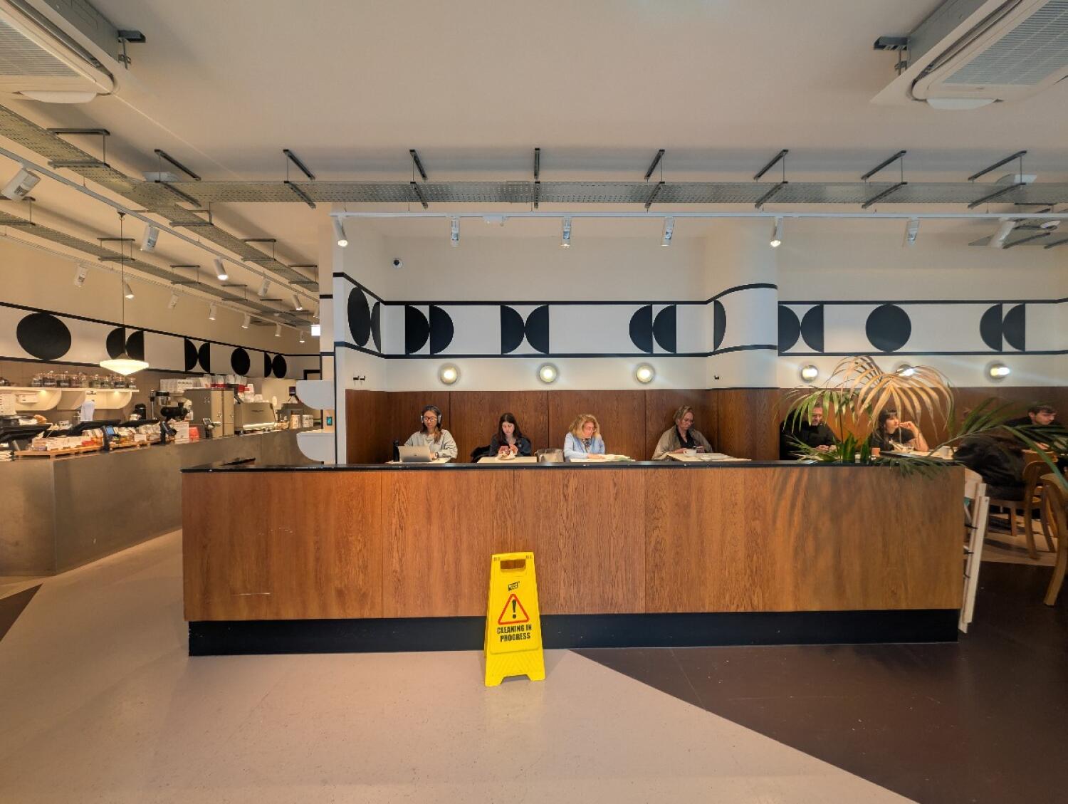 Indoor – Front space